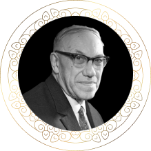 Aкадемик Влаиль Казначеев